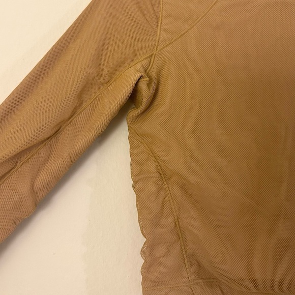 Alo Yoga Vision Long Sleeve - Caramel Latte Small - Picture 5 of 7